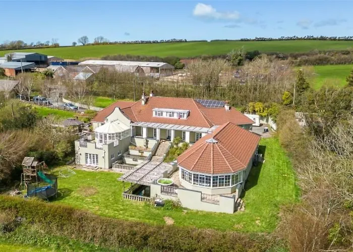Henstridge House