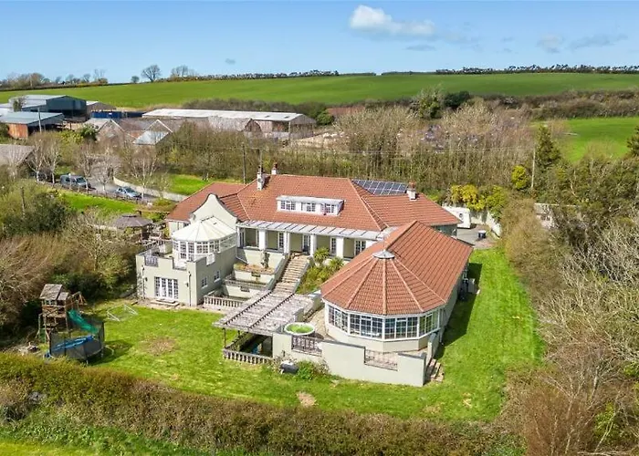 Henstridge House